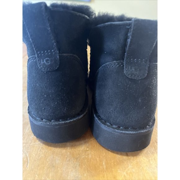 UGG Size 7 Melrose Ankle Booties Black Suede Sn 1103807 Shearling Lining - Picture 5 of 14
